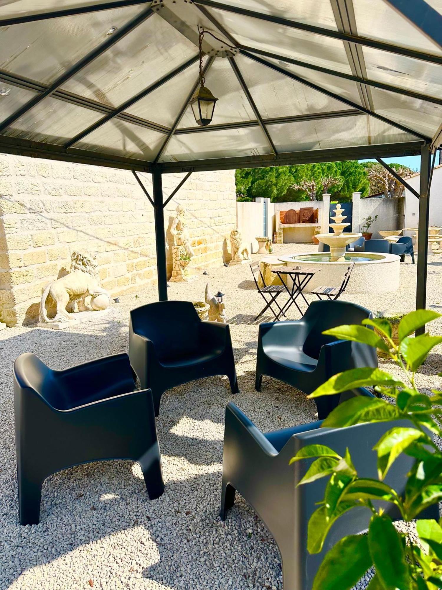 Les Appartements Du Mas - Rose Marie Aigues-Mortes Exterior foto
